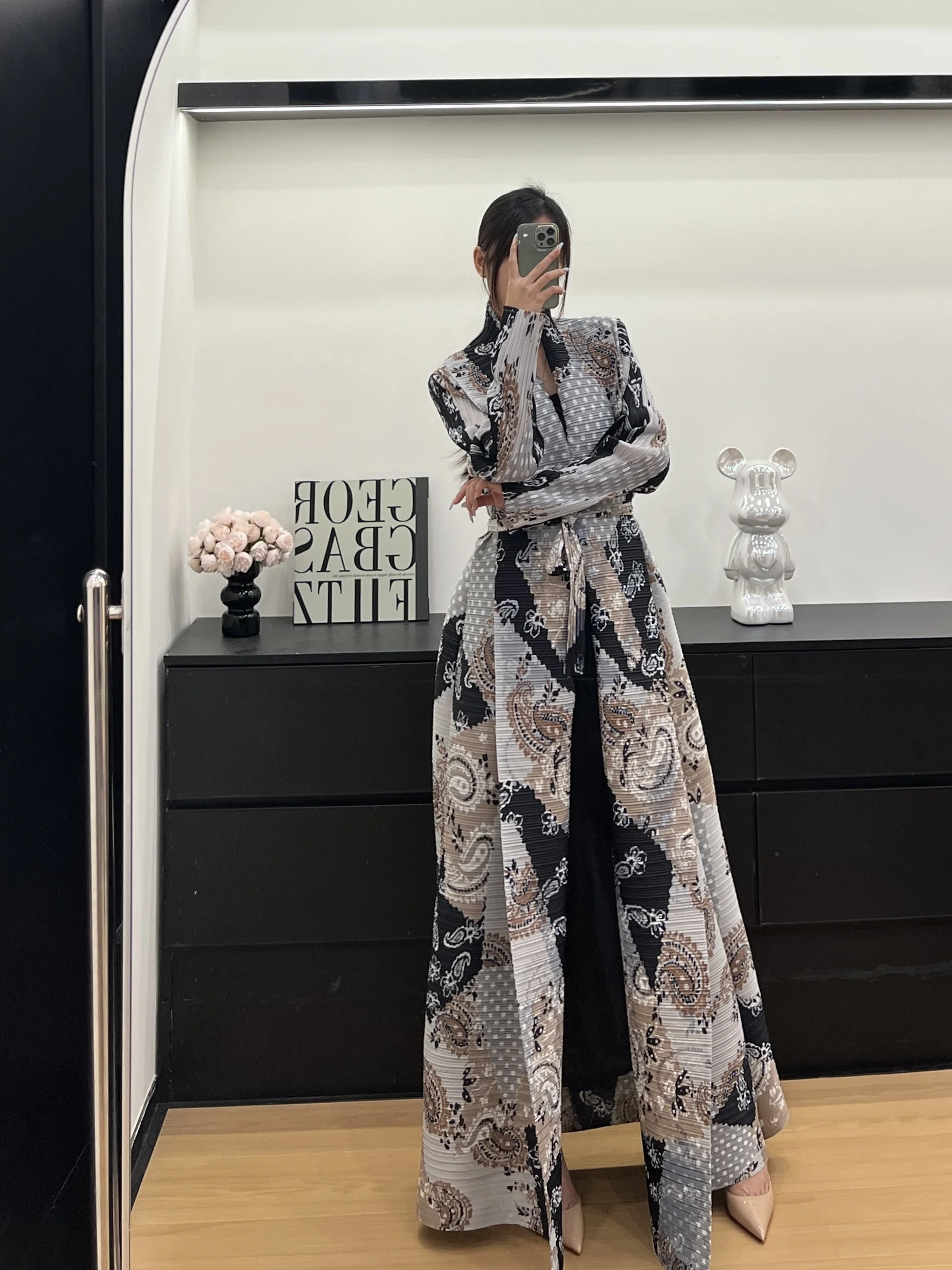 

Miyake Pleated Printed Jacket 2025 Spring New Peplum Trench Coat Robe Cape Coat