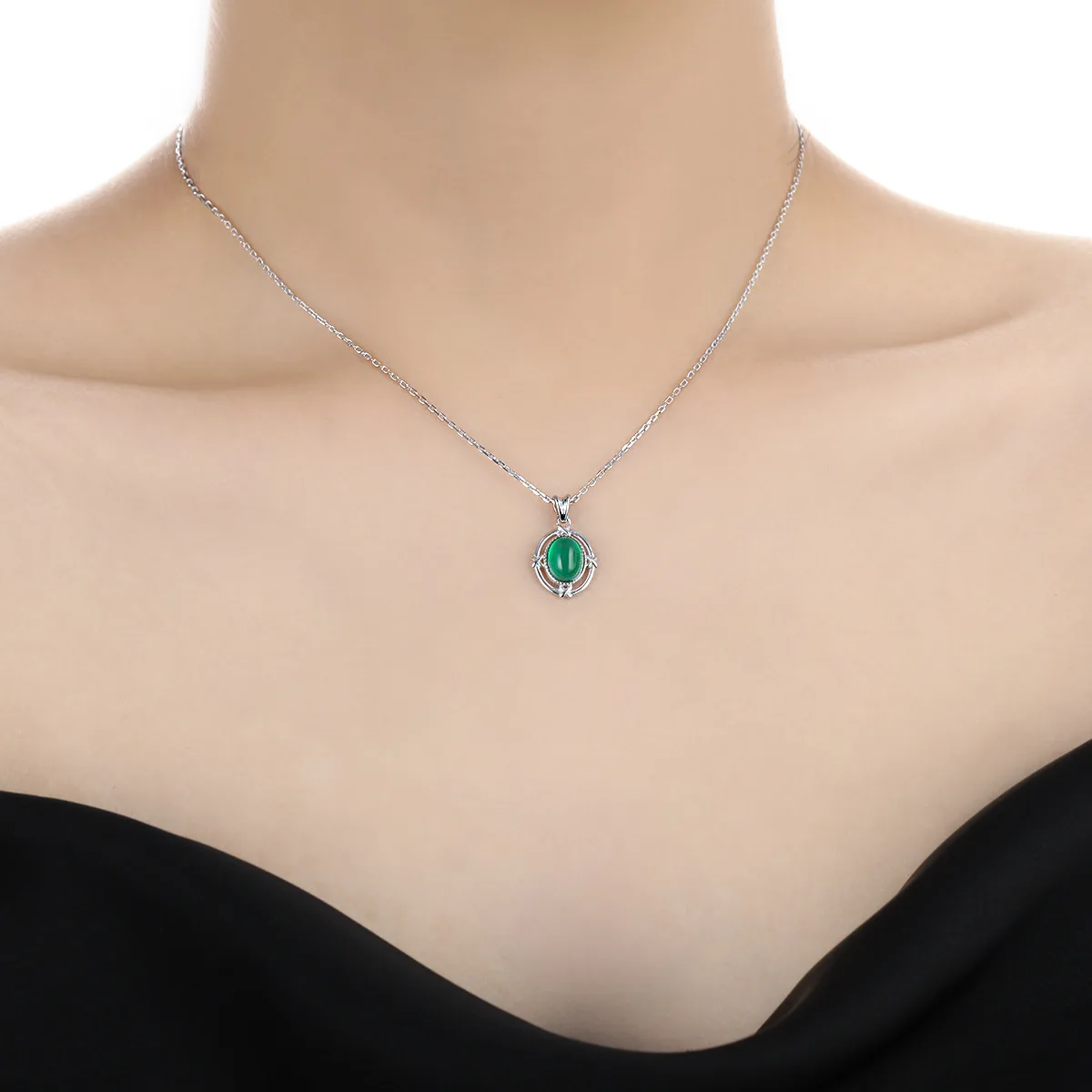 Fine Hollow Oval Moonstone Pendant Necklace for Women 925 Sterling Silver Fashion Chains Gemstone Necklace Jewelry