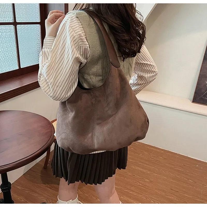 

Women's Large Crescent Hobo Shoulder Bag with Leather Strap, for Daily Office, Streetwear, Weekend Travel, Shopping & Errands
