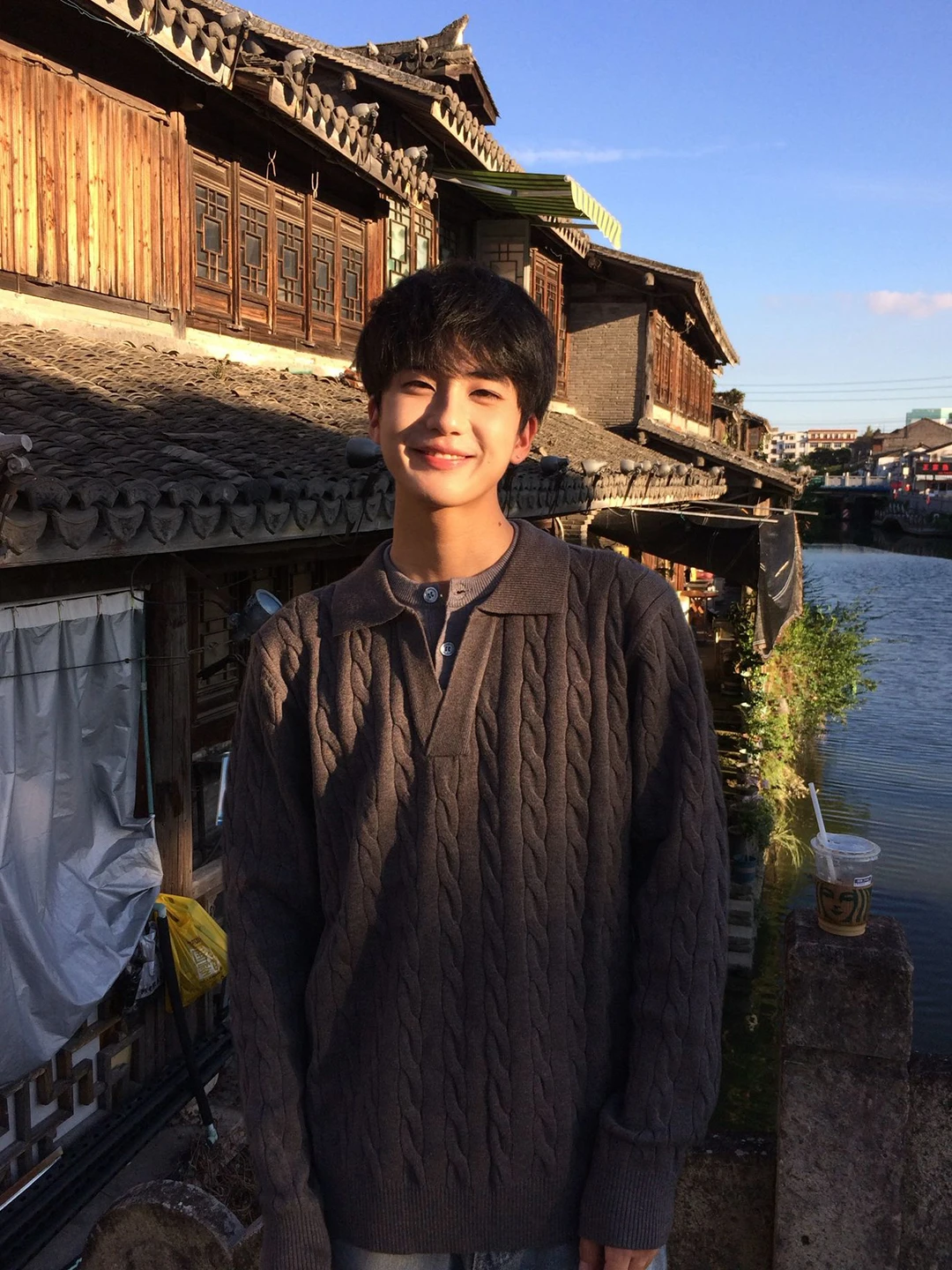 

Мужской зимний модный свитер из полиэстера с отложным воротником, свободного кроя, с длинными рукавами, с эффектом скрученного вязания, цвета угольного дыма