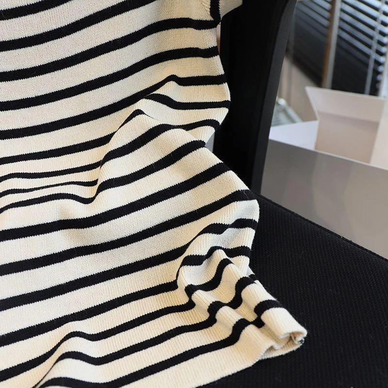 T-shirt lavorata a maglia a righe francesi da donna moda estiva scollo a U top casual a maniche corte T-shirt basic tutte abbinate in seta ghiacciata femminile