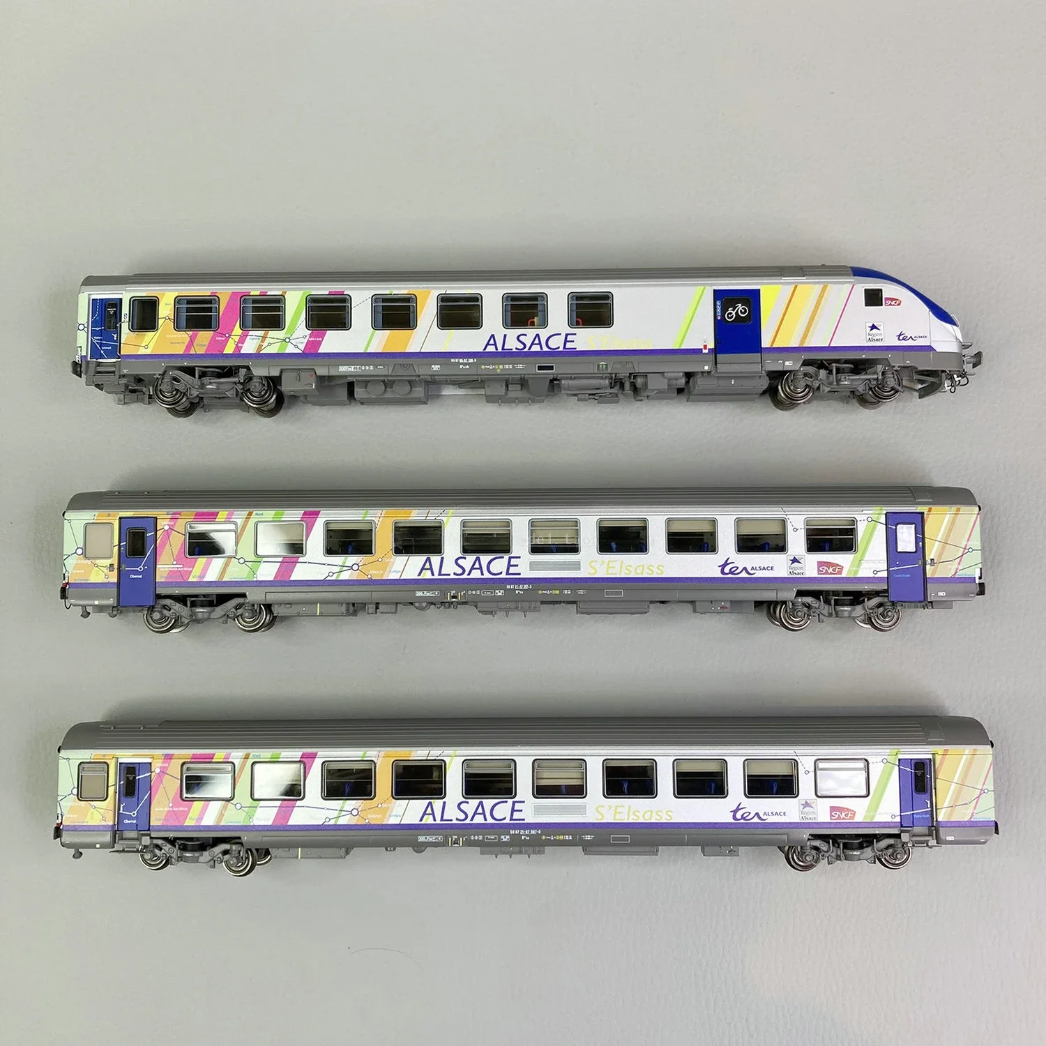 Train Model LS MODEL HO Type LSM Intercity Train Three Sections DC Version 41231 Rainbow 1/87 Train Model Toy