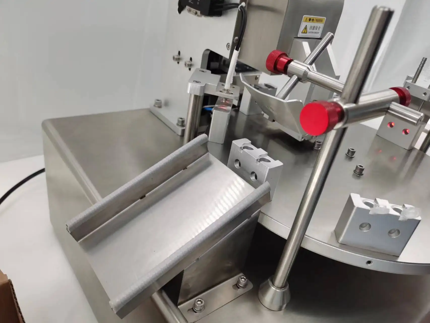Semi-automatic Filling Capping Dispensing Machine For Centrifuge Tube EP Tube Beverage And Chemical Liquid Processing