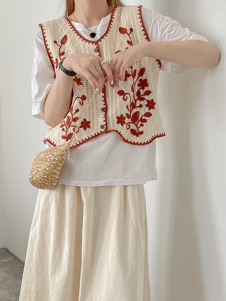 Colorfaith New 2022 Chic Korean Fashion Cutout Waistcoat Knitted Women Spring Summer Embroidery Floral Lady Short Vests V1672JM