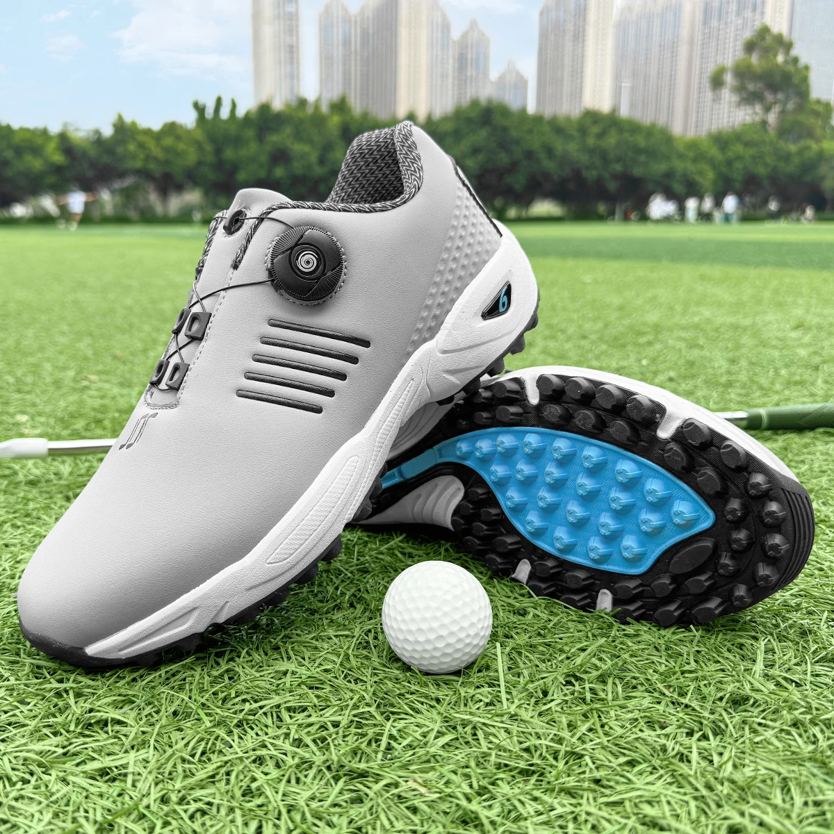 

Anti slip and wear-resistant golf shoes for men