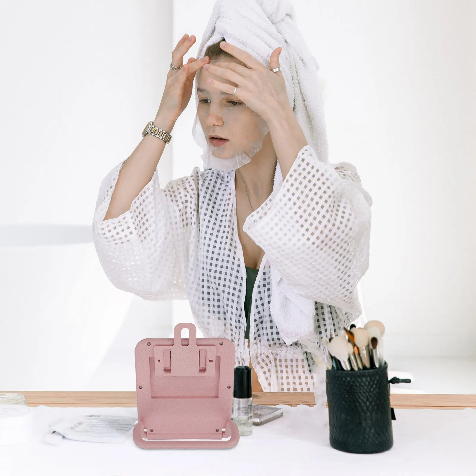 

Mirror Compact Lightweight Design for Travel Desk Dresser Tabletop Use Clear Reflection Daily Grooming