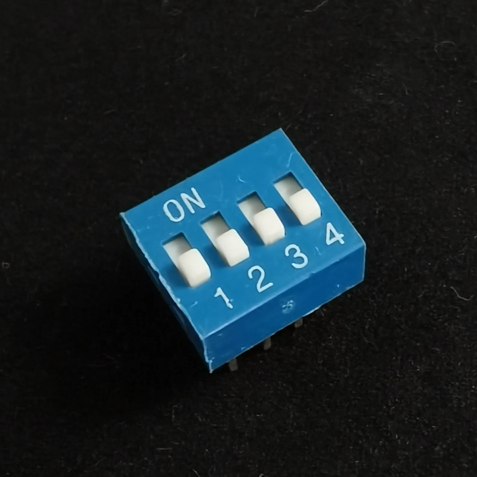 Joli à glissière Tech, 1, 2, 3, 4, 5, 6, 7, 8, 9, 10, 12 bits, 2.54mm, Position Way, DIP, Red Pitch, Tognudden Snap