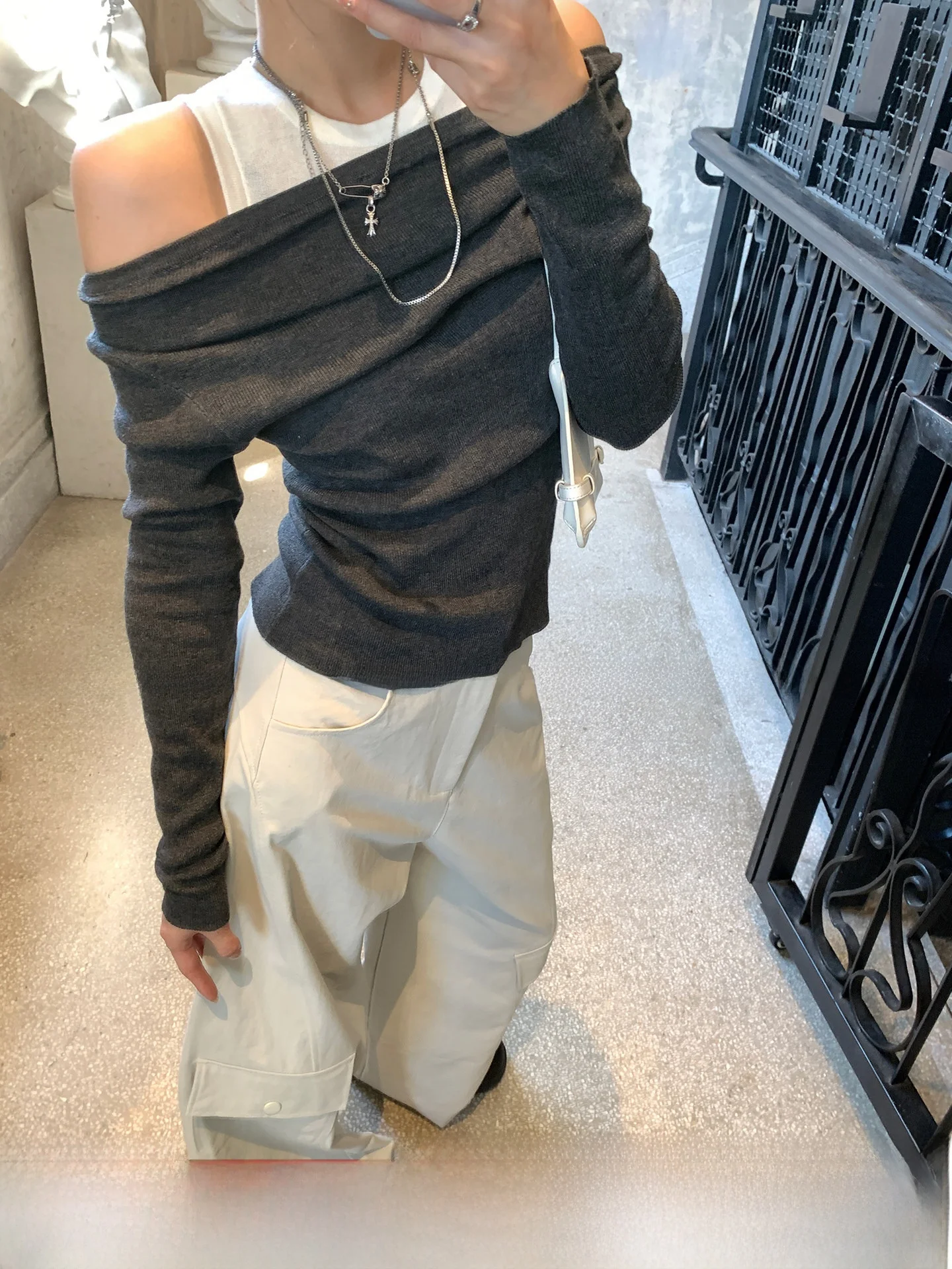 

Женский вязаный топ GV Big Brother Lazy Sle с имитацией двухслойности, открытыми плечами и вырезом-халтер, для ранней осени, облегающий крой