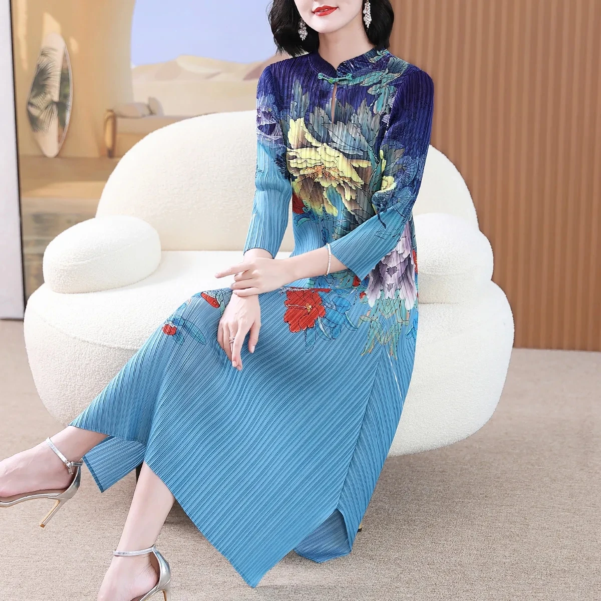 Chinesische Pfingstrose Druck Verbesserte Cheongsam Party Kleid Frauen Retro Stehkragen Frosch Elegante Dünne Miyake Plissee Abend