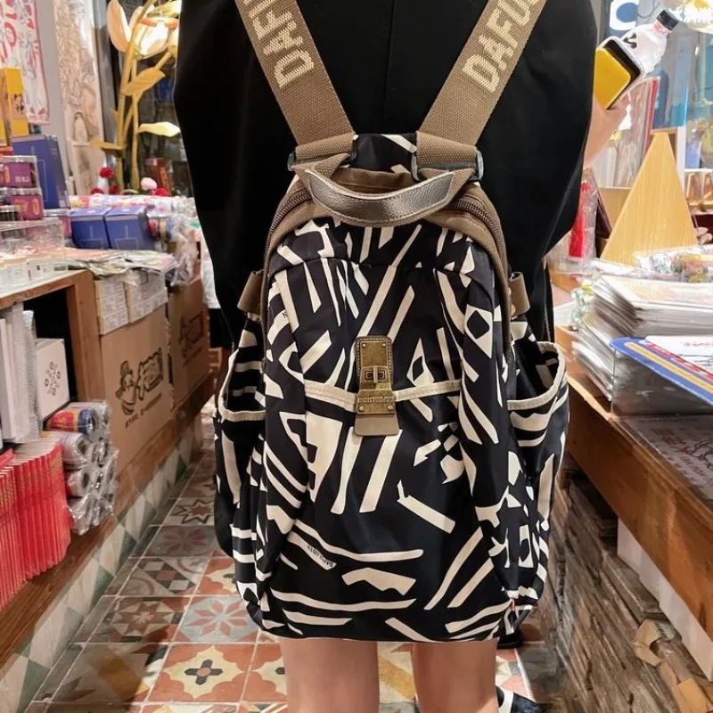 

1pcs Travel Backpack Waterproof Oxford Fabric Commuter Bag Lightweight Laptop Backpack Casual Daypack for Hiking