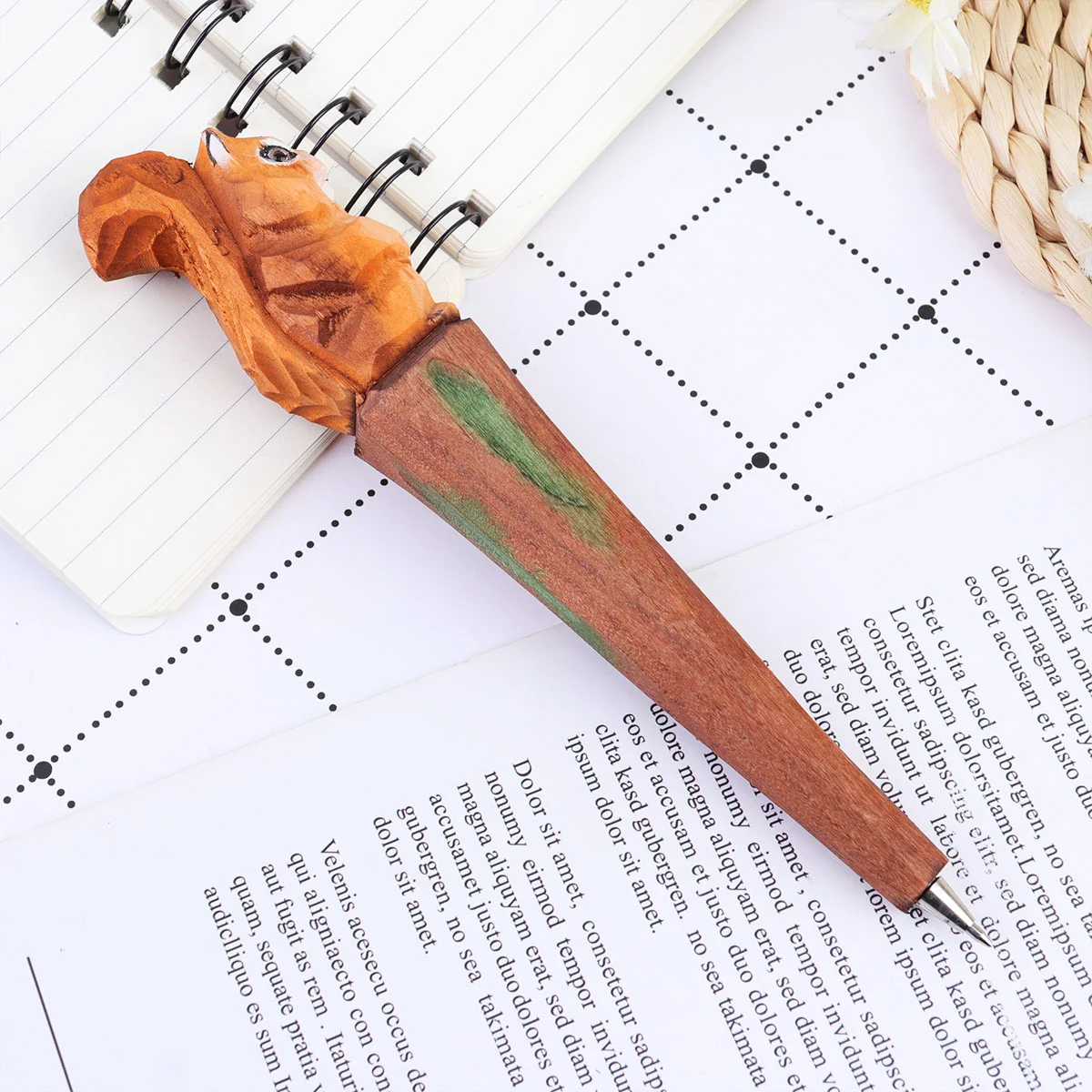 

Pure Handmade Wood Carving Animal Pen Creative Wood Carving Squirrel Gel Pens Replaceable Refill Gel Pen for Students
