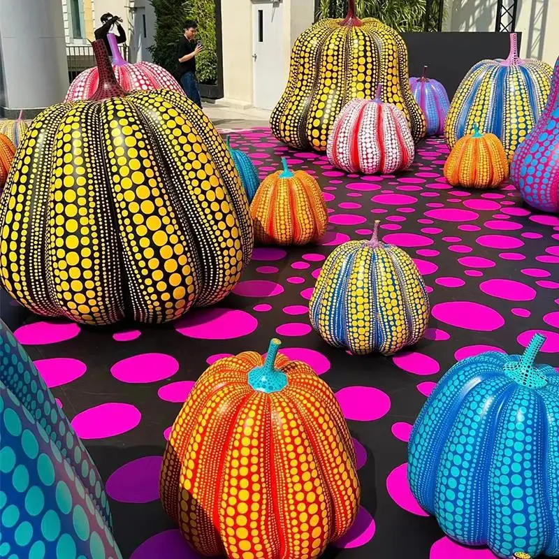 

Polka dot art pumpkin sculpture outdoor shopping mall store floor decoration
