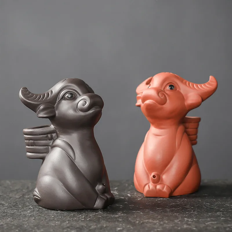 Creativity Purple Clay Water Spray Tea Pet Handmade Cattle Statue Ornaments Desktop Crafts Chinese Tea Decoration Accessories