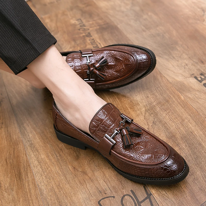 

Men Loafers PU Embossed Pattern Tassel Decoration Trend Classic Business Formal Men Shoes Size 38-46