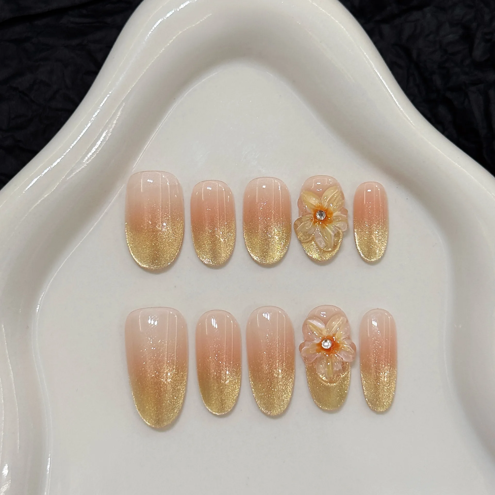 10 قطعة الصحافة اليدوية على الأظافر التدرج الذهب عين القط رئيس مستدير الأظافر وهمية مع زهرة صفراء يمكن ارتداؤها قابلة لإعادة الاستخدام أظافر صناعية نصائح