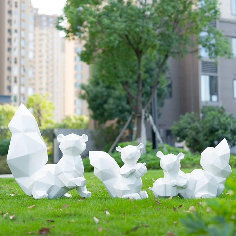 Squirrel Animal Sculptures Waterproof Tall Big Trendy Creative Luxury Modern Garden Statues Display Jardim Garden Decorations