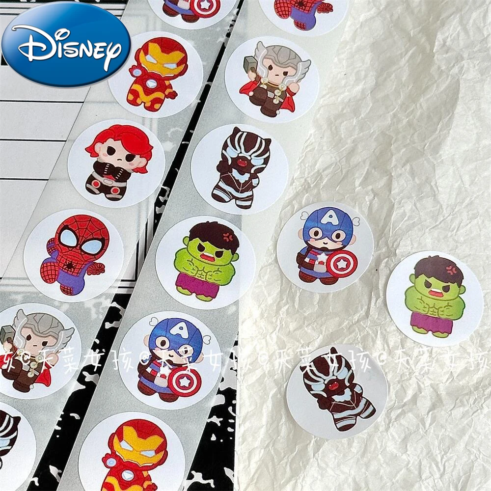 

500pcs Cute The Avengers Stickers Roll Superhero Spiderman Cartoon DIY Laptop Decals Sealing Decoration Sticker Reward Gift Toys