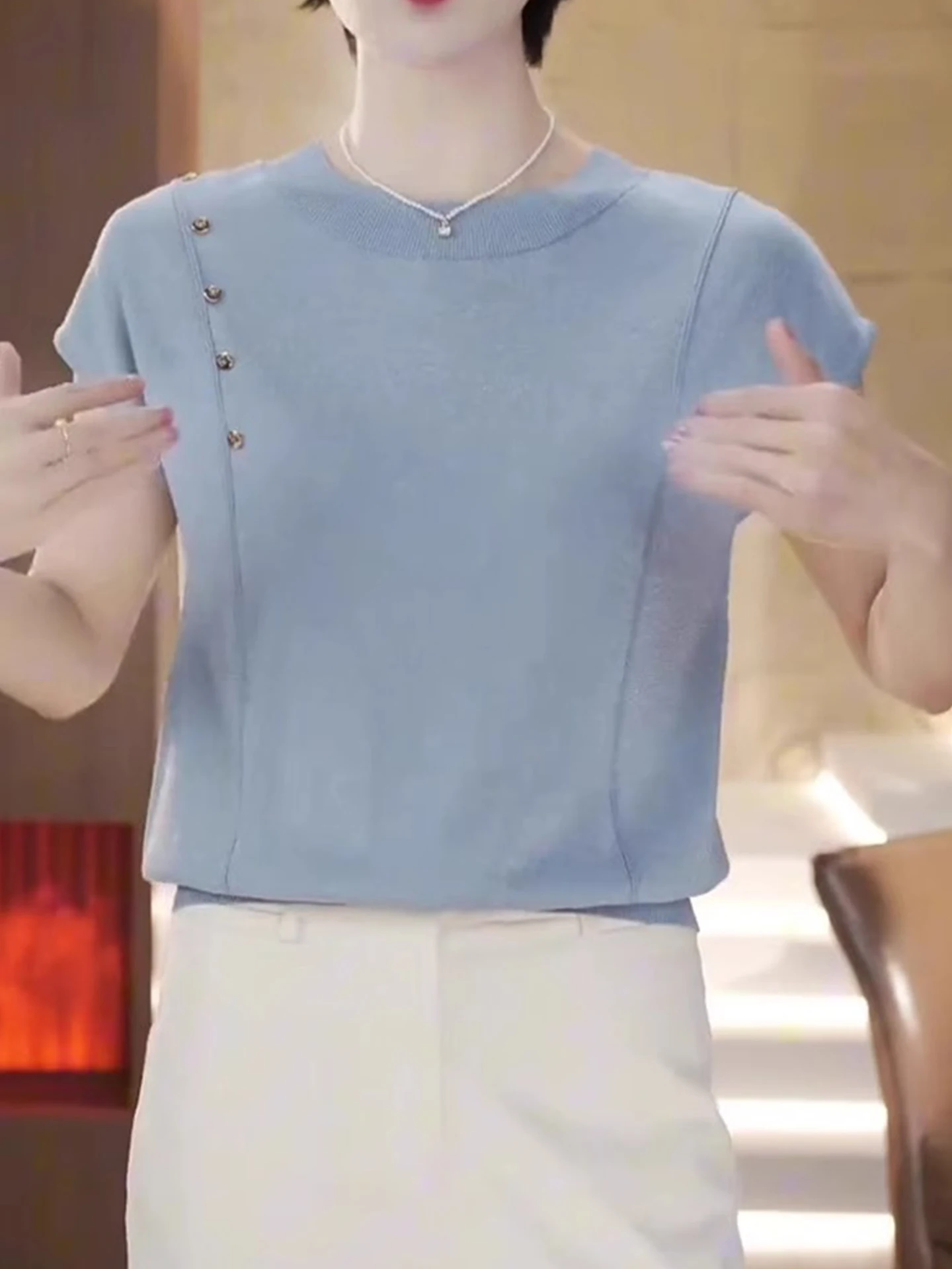 เสื้อถักทรงตรงแบบเรียบหรู สไตล์เกาหลี สำหรับฤดูร้อน ปี 2025 ดีไซน์สีพื้น เรียบง่าย เหมาะสำหรับใส่ทำงาน