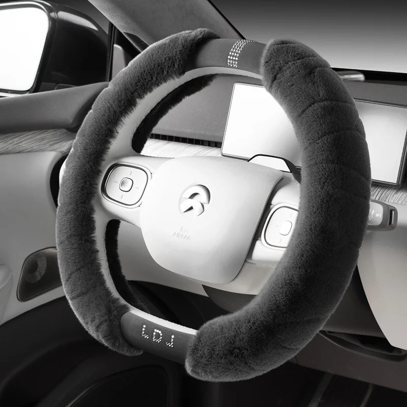 Luxury Plush Steering Wheel Cover Diamond Universal 15 Inch Handle Cover Winter Warm Fur Car Steering Cover Fashion D Shape Ring
