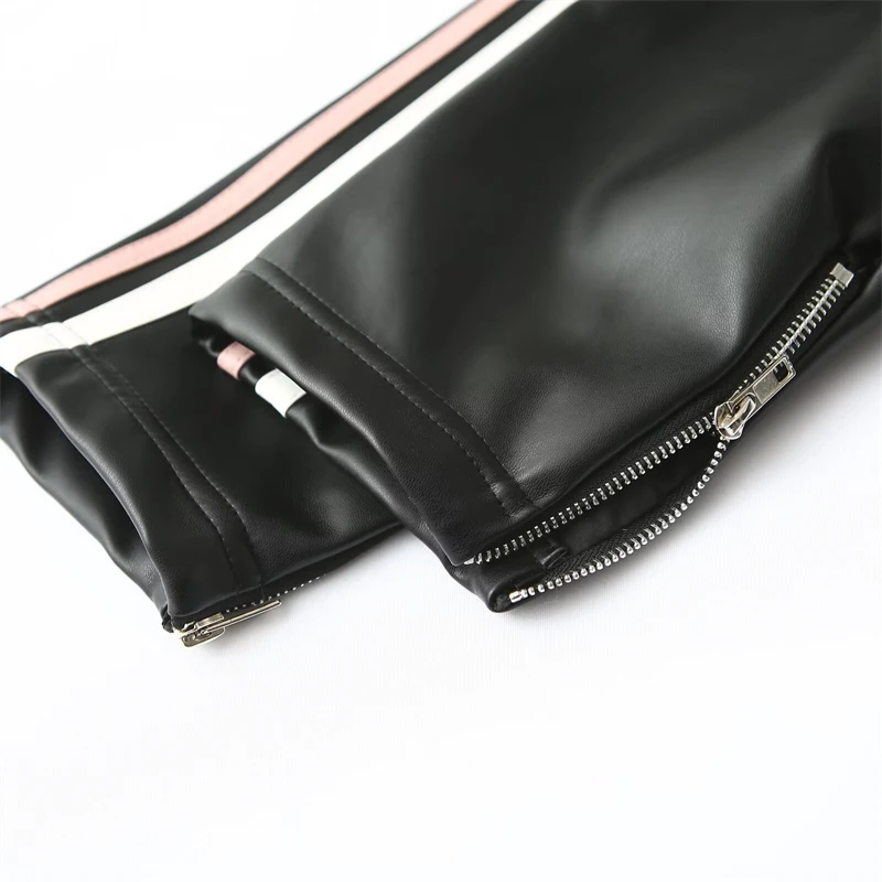 KEANKETIAN 2025 Autunno Nuovo Y2K Arco Ricamato Giacca in ecopelle Cerniera da donna Doppie tasche Giacca allentata Moda Tuta sportiva