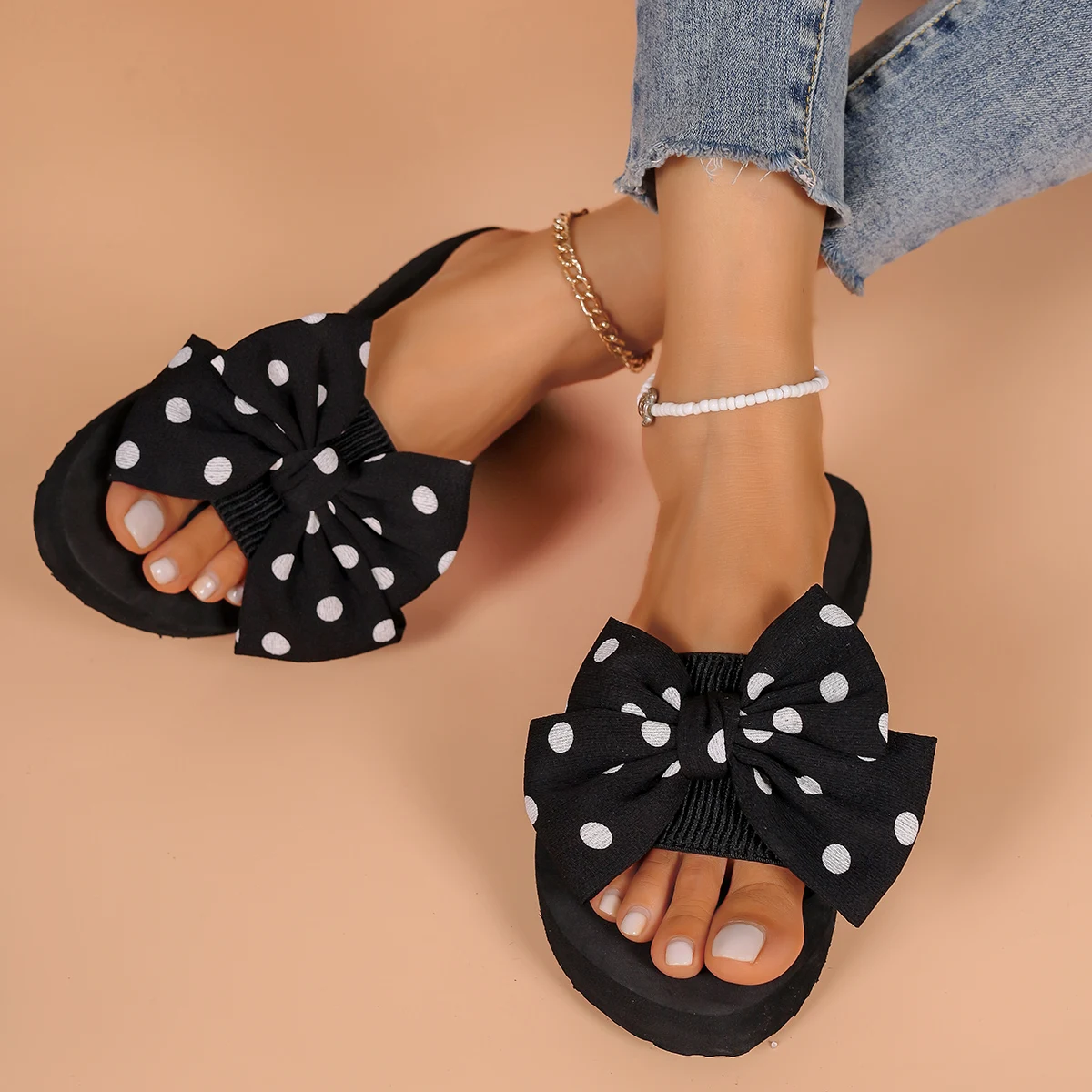3 cm Absatzhöhe, elegante Sandalen mit Polka-Dot-Schleife, schlichtes, schwarzes Design, zum einfachen Anziehen, für Damen. – Detail 2
