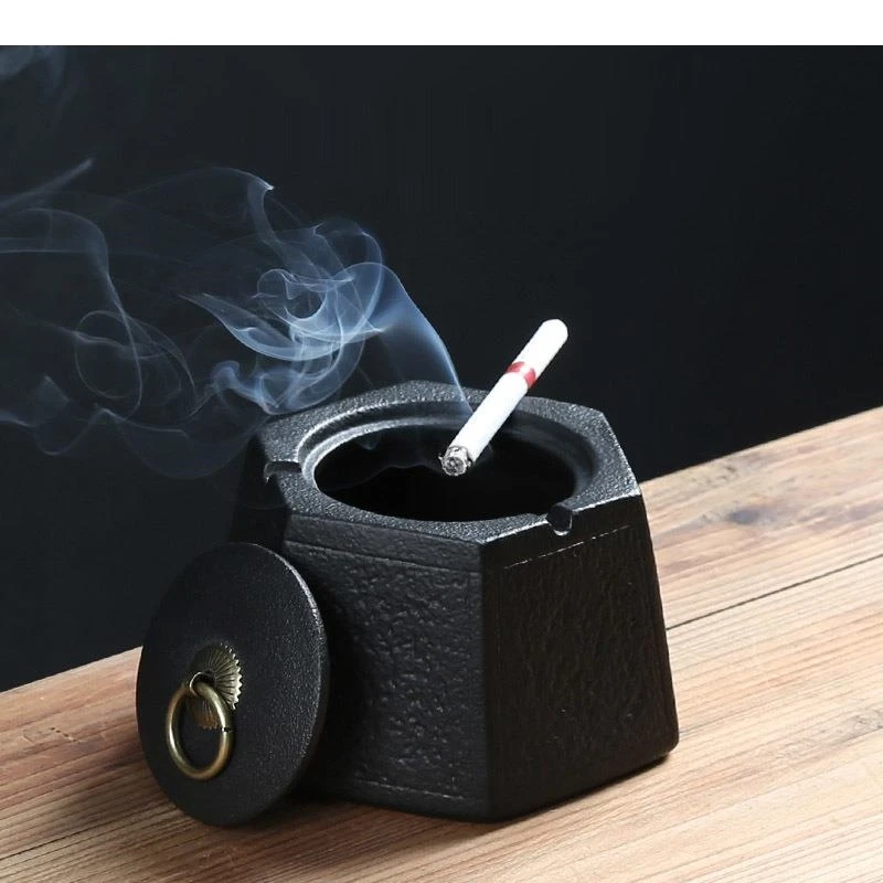 

Modern Black Pottery Ceramic Art Ashtray with Lid Windproof Large Living Room Office Gift for Boyfriend