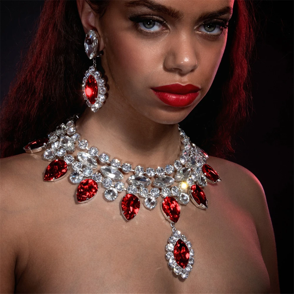 Fashion Exquisite Sparkling Large Crystal Necklace Earrings Jewelry Set Banquet Party Rhinestone Jewelry Set Wearing Accessories