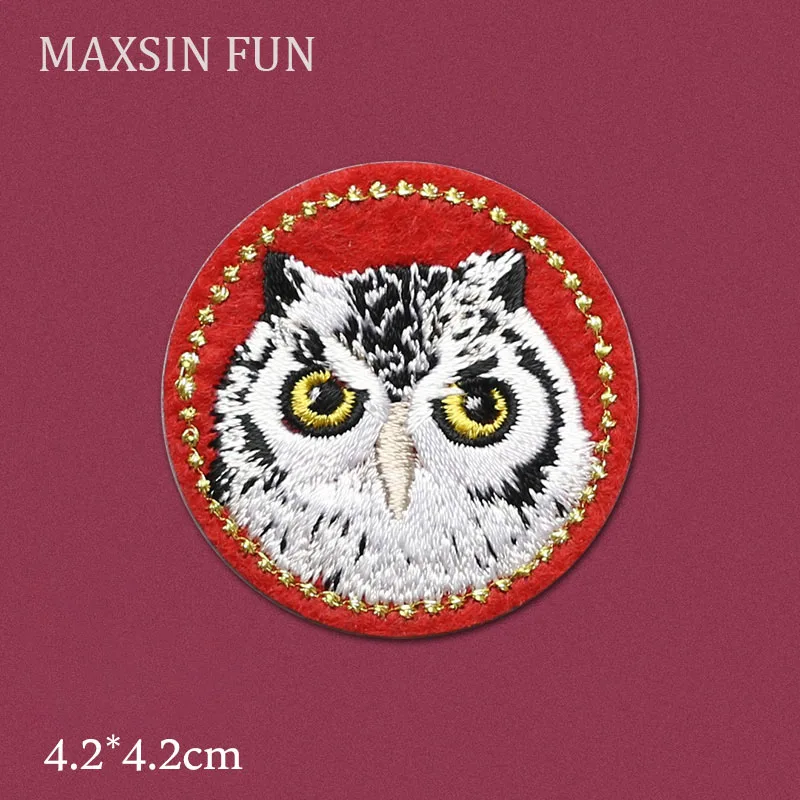 1 Piece Cute Iron on Patch Cartoon Parrot Bird Rabbit Round Badge Sticker for Clothing DIY Decoration Accessories