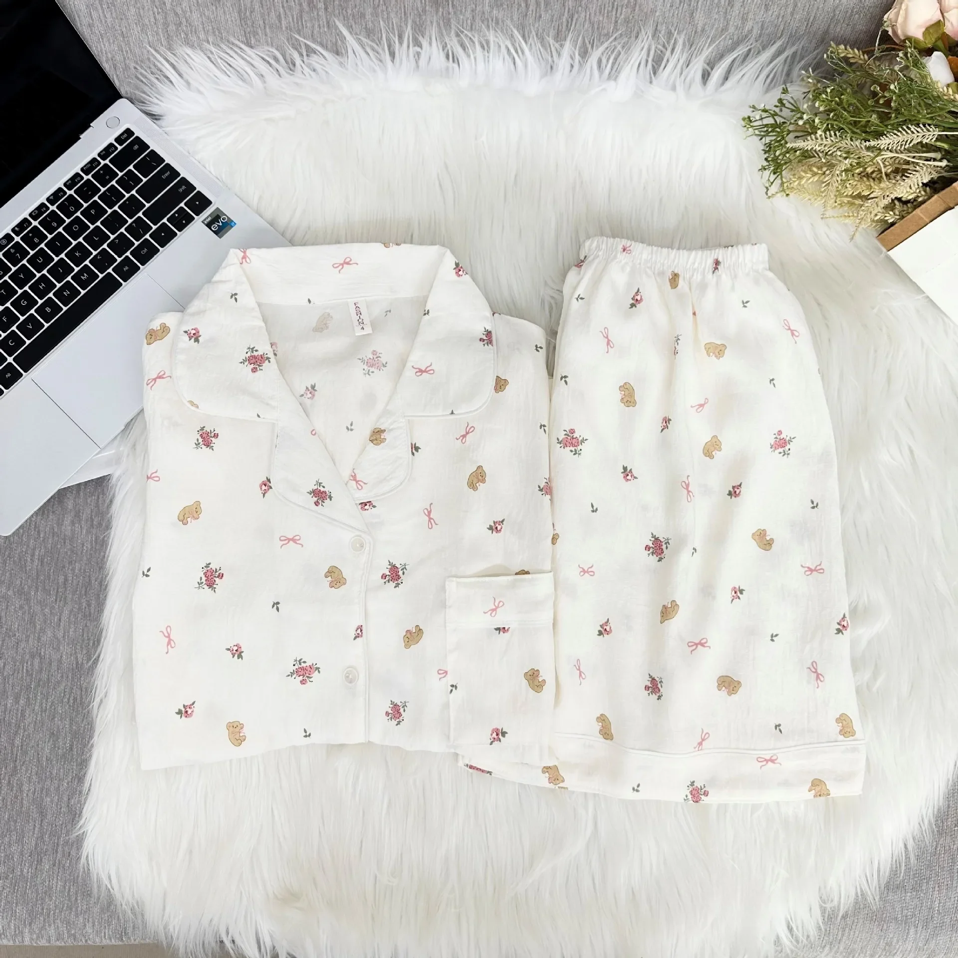 Minimally Designed Sleepwear for Women in Summer Featuring Loose Floral Shortsleeved Shorts and Thin Home Outfit Set Homewear 2