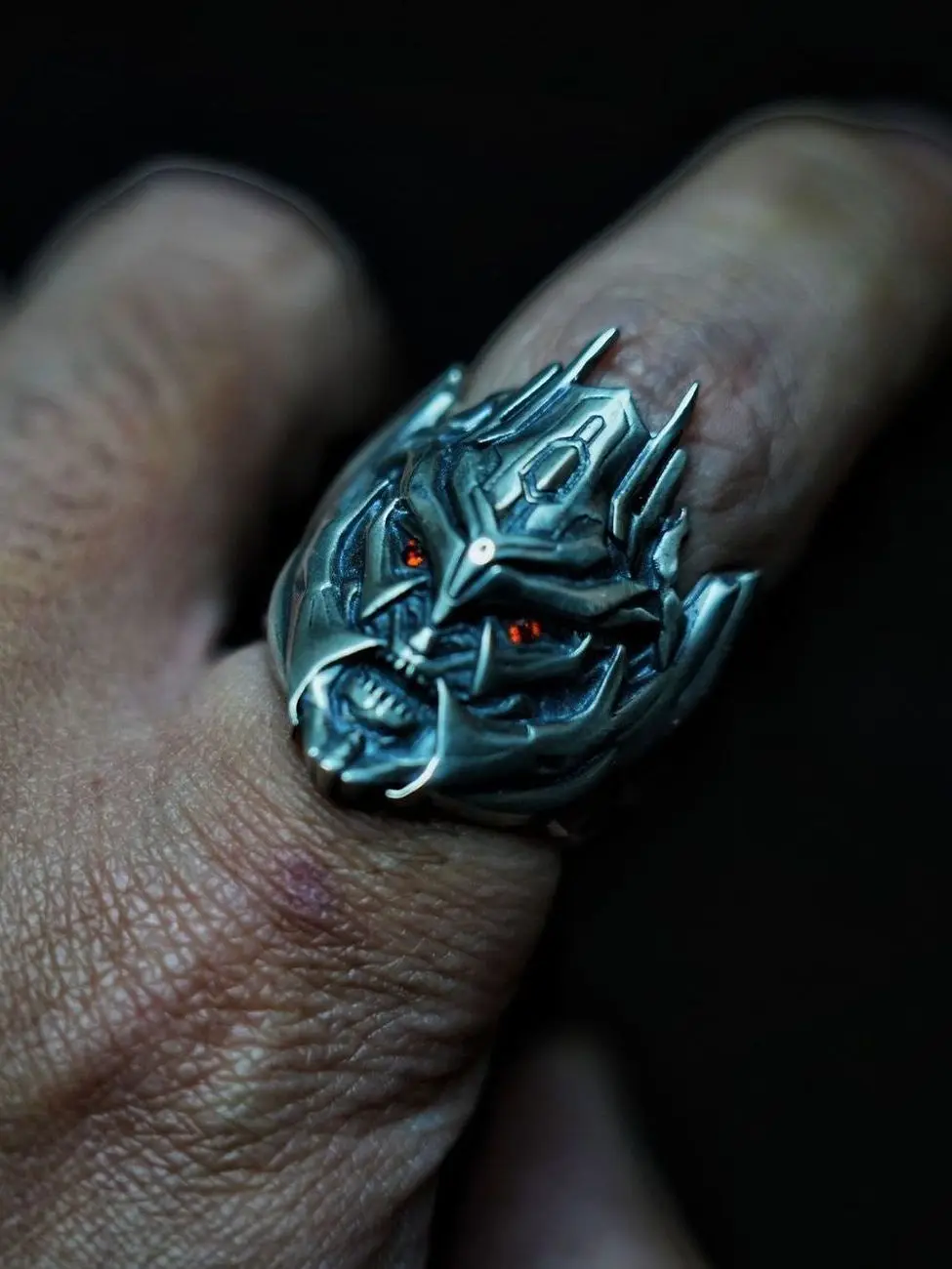 

Серебряное кольцо ручной работы для мужчин и женщин, трансформирующееся стальное кольцо в винтажном стиле с гравировкой Оптимуса Прайма, кольцо на указательный палец