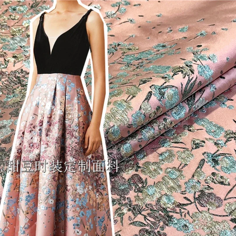 

Золотая шелковая парча, жаккардовая ткань, романтический цветок, окрашенная морской пряжей платье, плащ, модный европейский брендовый дизайн, ткань для шитья