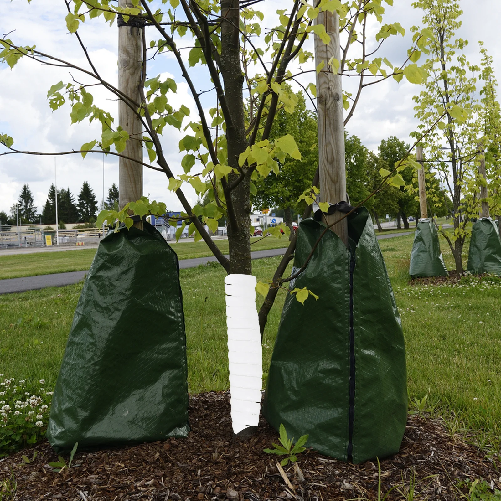 

2Pcs Plastic Spiral Tree Trunk Protector for Saplings Young Trees Bark Protection Against Rodents Squirrels