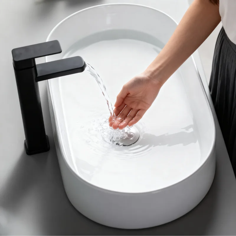 Modern design household and hotel bathroom washbasins Ceramic countertop basins with drains