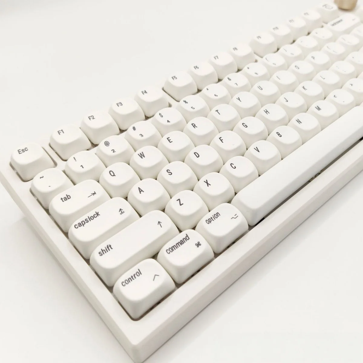 White PBT Keycaps Custom MAC Style MOA Profile 129 Key Caps Set Suitable for Mechanical Keyboards