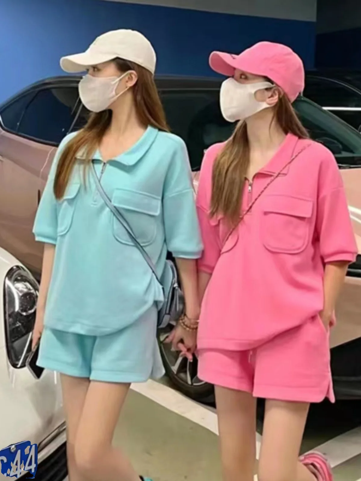 

Slimming Loose Casual Neck Sportswear Two-Piece Set Summer 2026 Fashionable Half-Zip Short Shorts Set Cotton Material