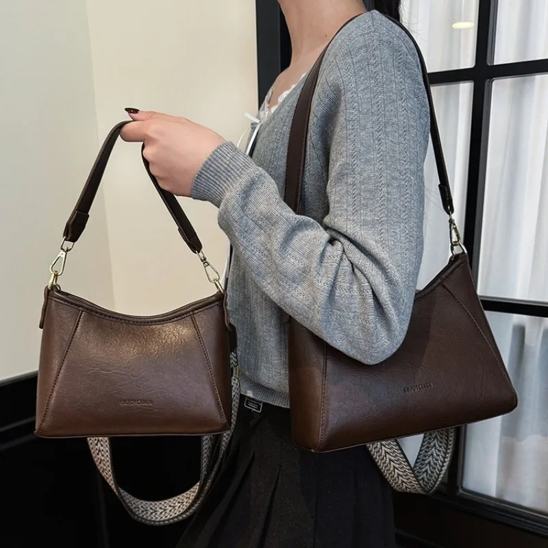 

Fashionable Best Superstar Show Women's Tote Bag Minimalist Vintage Style Large Capacity Diaper Bag Elegant Leather Letter