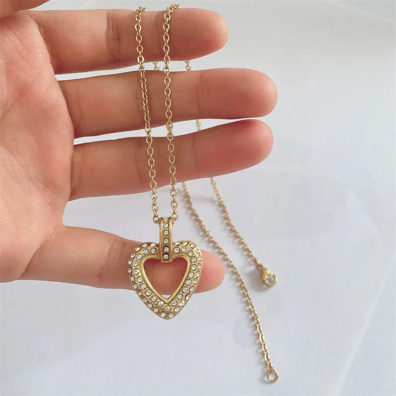 

Hot Selling Titanium Steel Necklace For Women, Set With Zircon And Plated With 18K Gold, Will Not Fade