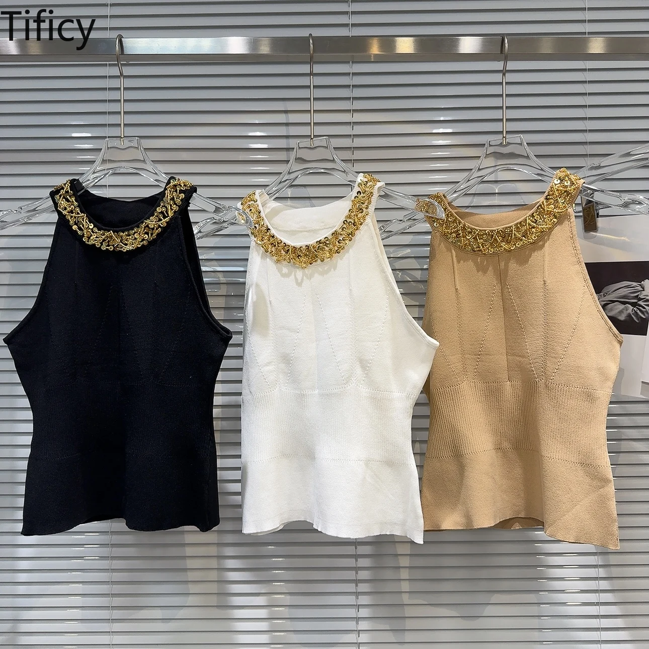 Online Celebrity with The Same 2024 Summer New Small Fragrance Ladies Gold Sequins Beaded Neck Knitted Camisole Tanks Tops