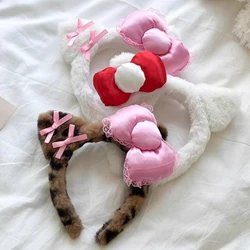 Sanrioed Hellokittens Headband para mulheres, lavagem do rosto doce, bonito arco de leopardo rosa, orelhas de gato, presente Kawaii para menina