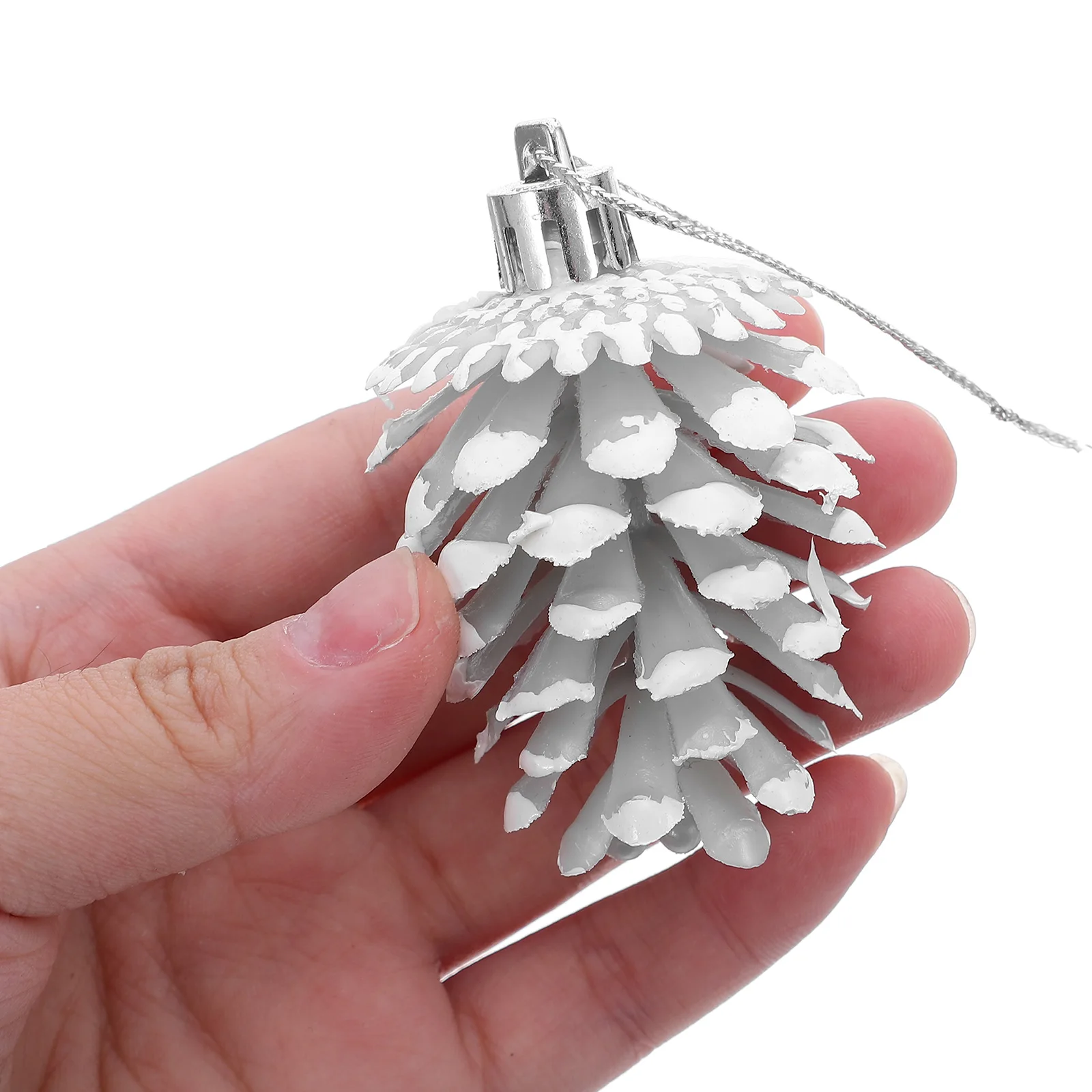 

6Pcs Christmas Tree Ornaments Frosted White Pine Cones Hanging Decor Winter Holiday Decorations White Cones Pine Cone Baubles