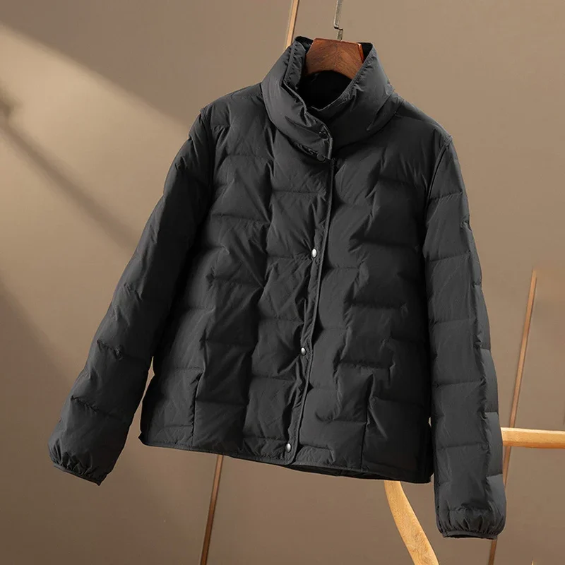 スタンドアップカラーのライトホワイトダックダウンコート,女性用,カジュアル,ゆったりとしたアウター,暖かいジャケット,モノクロ,秋,冬,学校,新しい,2024