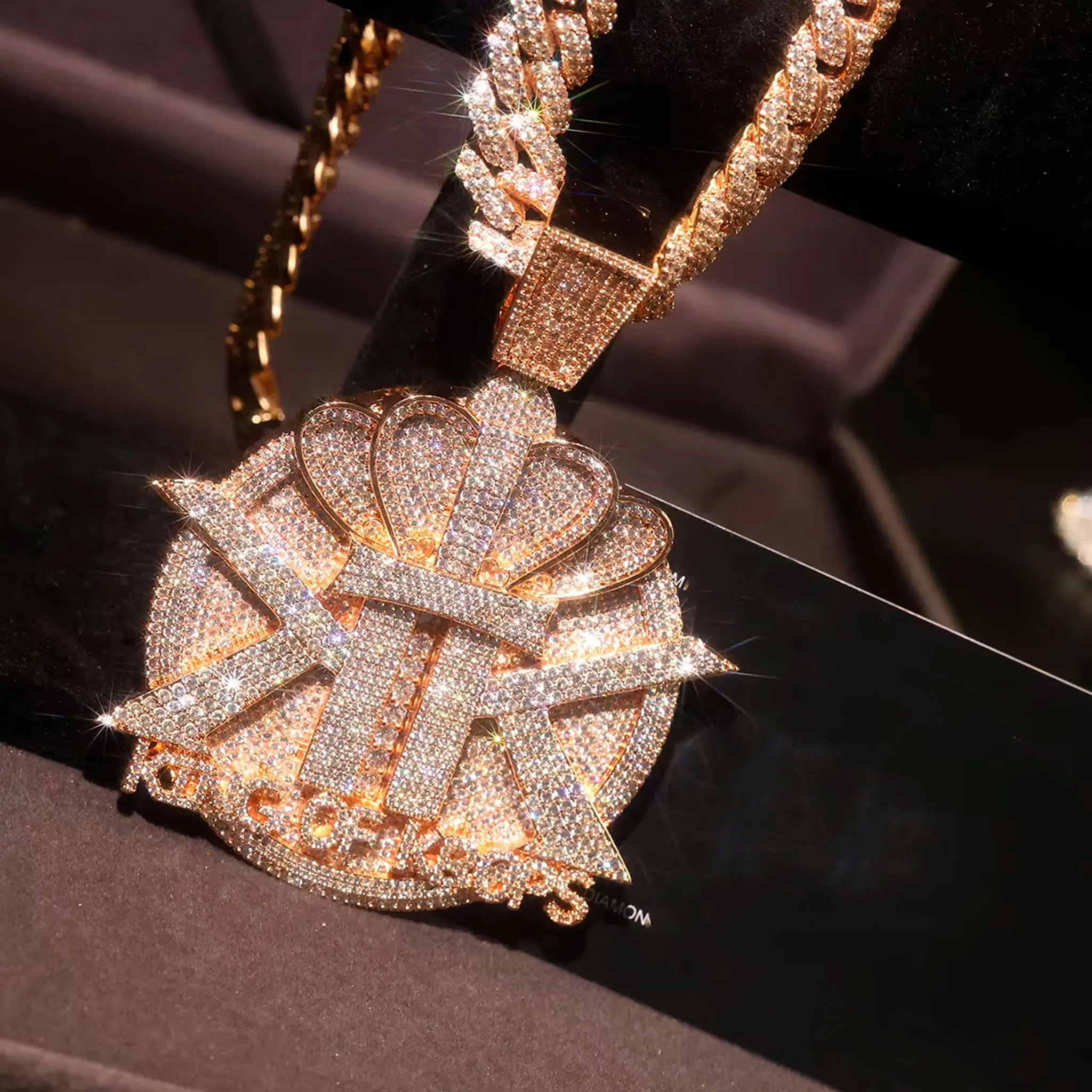 

Iced Out Synthesis Zircon Double K Letter Pendant, Two Tone Crown Hip Hop Necklace, Mother's Day Jewelry for Father's Day Gift