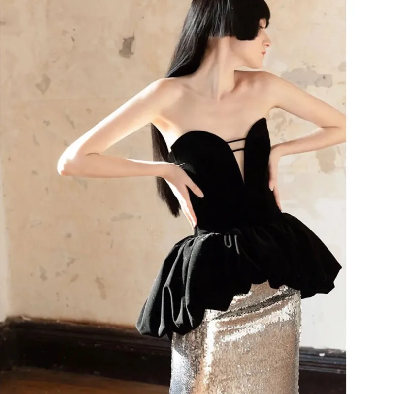 

A light luxury and niche design dress with sequined contrasting fishtail for toasting banquets