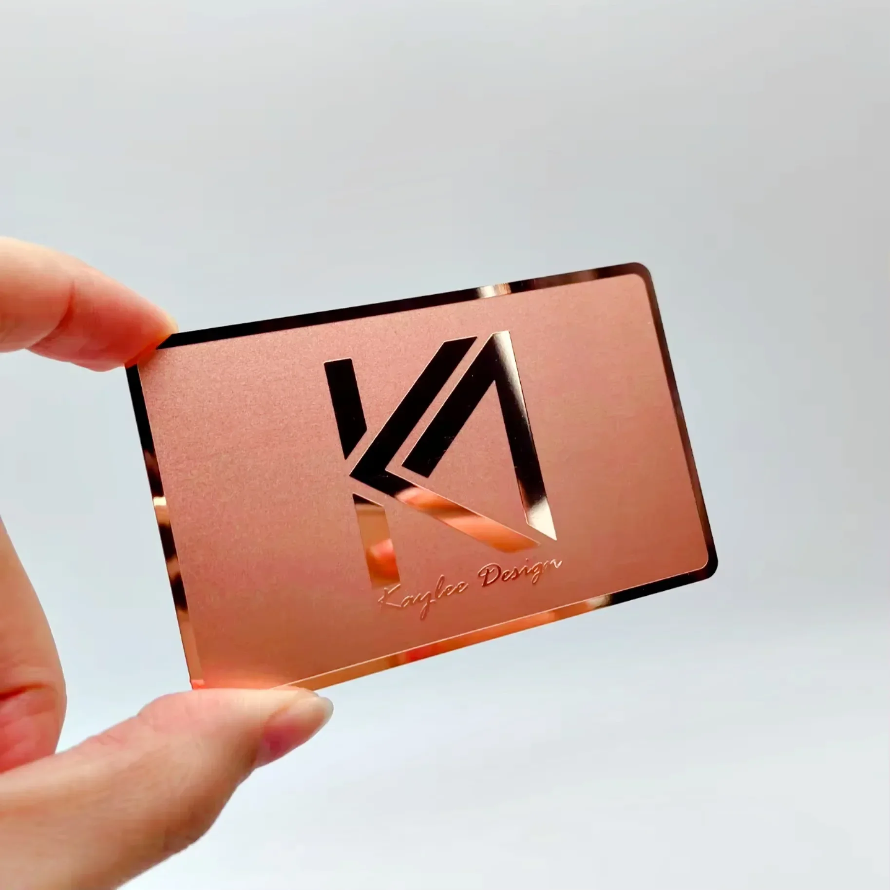 بطاقات ائتمان معدنية فارغة فاخرة عالية الجودة بحجم بطاقات عمل معدنية من الفولاذ المقاوم للصدأ باللون الذهبي الوردي