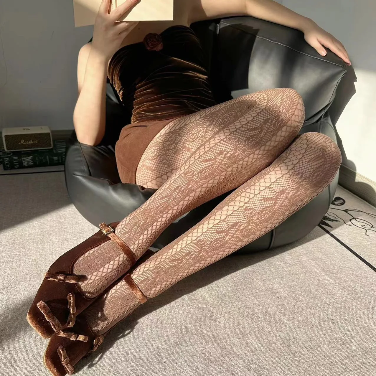 

Retro Hollow Out Vertical Striped Rose Pattern Hottie Pantyhose Sexy Mesh Fishnet Stockings Thin Multi-Color Tights Wholesale