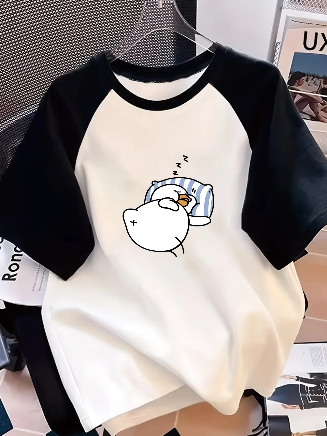 Summer Cute Sleeping Duck Print Raglan Sleeve T-Shirt, Black and White Color-Blocking Loose Short-Sleeve Casual Versatile Top, Lazy Style Cartoon Sleeping Duck Pattern T-Shirt, Raglan Sleeve Round Neck Slimming Student-Friendly Half-Sleeve Soft Cute Sleeping Duck Pillow Print Short-Sleeve T-Shirt, Color-Blocking Raglan Sleeve Loose T-Shirt, Summer Korean Style Casual Top with Cartoon Confused Duck Pattern Raglan Sleeve T-Shirt, Color-Blocked Loose Slimming Daily Short-Sleeve T-Shirt.