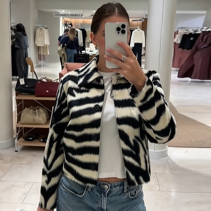 Women Zebra Print Faux Fur Cropped Jacket Lapel Collar Single‑breasted Plush Fuzzy Coat Loose Fit Fall Winter Short Outerwear