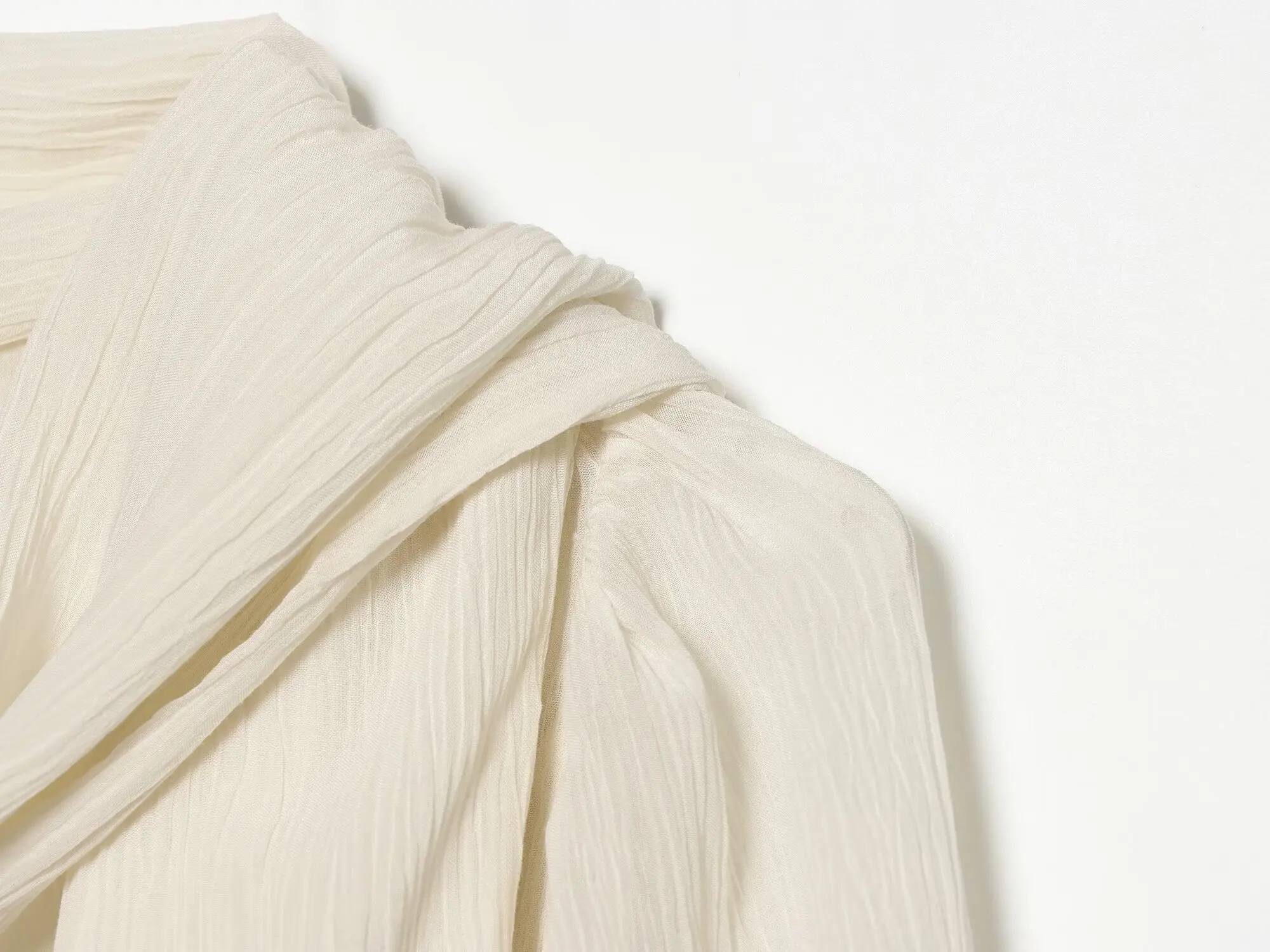 TFMLN Damen Schal-Kragen Lose Bluse Elegante Langarm-Bluse mit Falten Modische Neue Frühlings- und Herbstmode Büro-Hemden – Detail 5