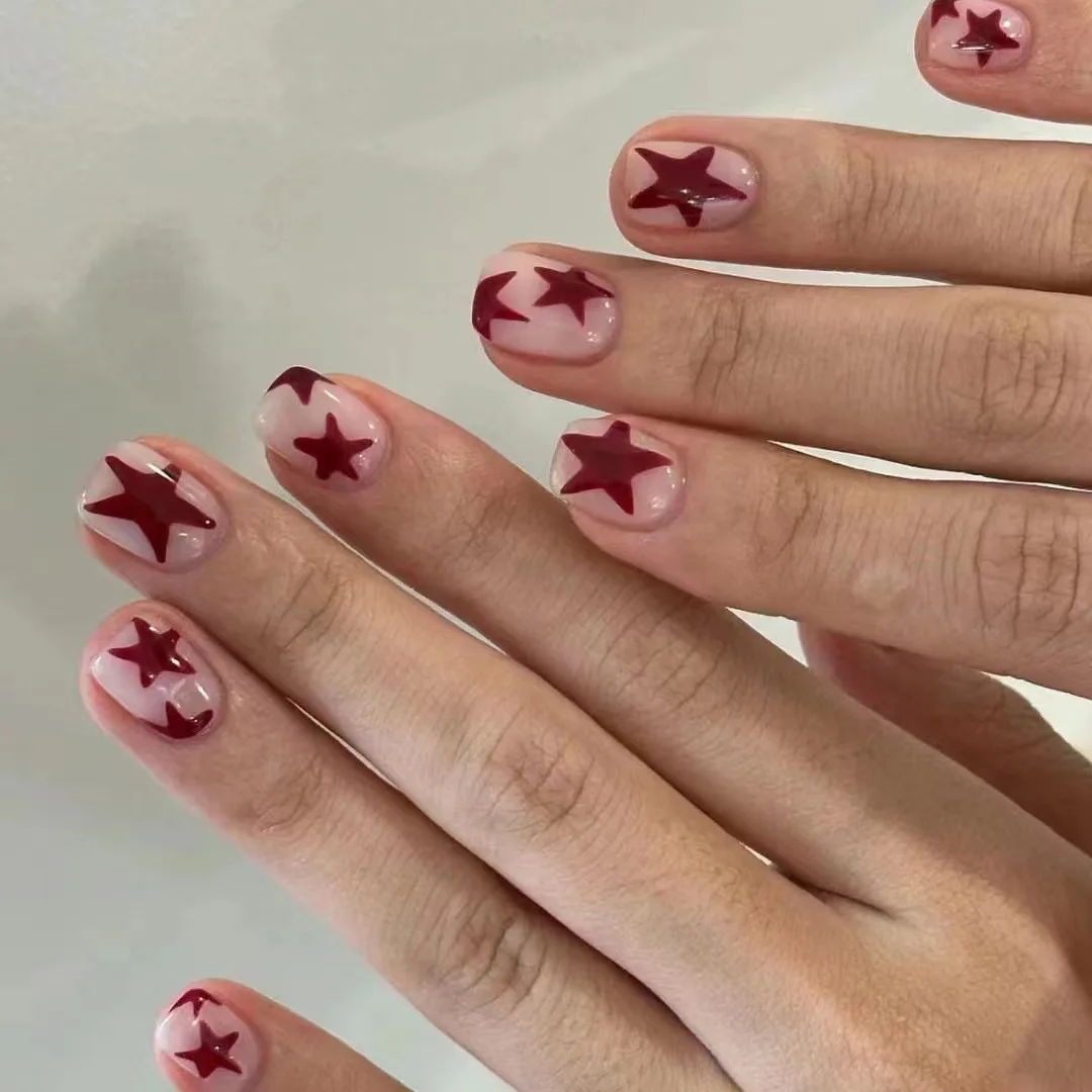 

24Pcs Short Square Head Full Cover Nails Tips with Red Star Design Fake Nails Art Simple Reusable Finished Press on False Nails