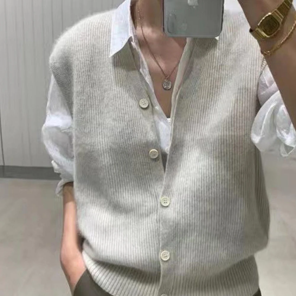 

Casual Commuting Knit Solid Colour Waistcoat Fashion Loose Sleeveless Vest with Button Woman Temperament Autumn V Neck Top